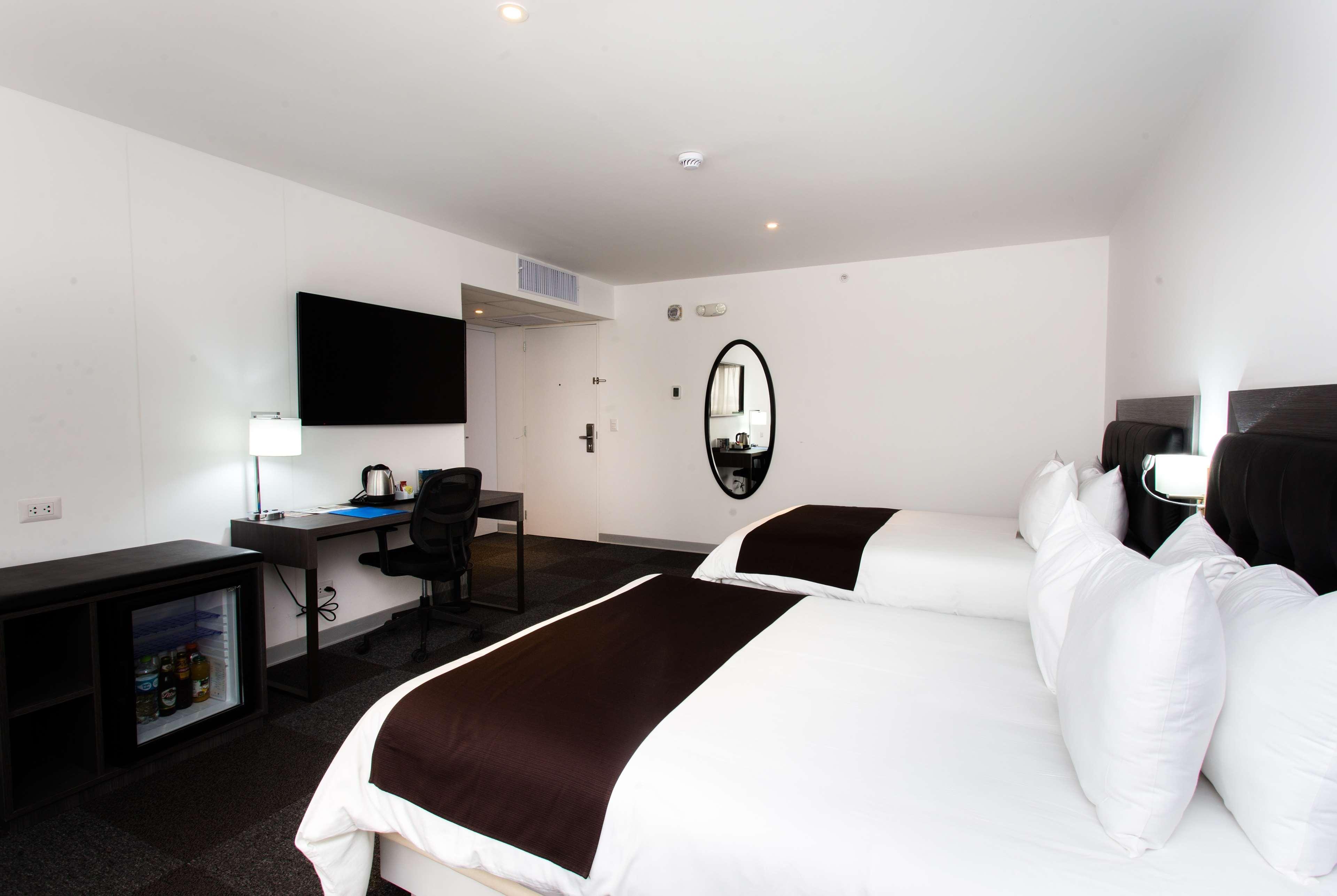 Отель Wyndham Costa Del Sol Тумбес Экстерьер фото