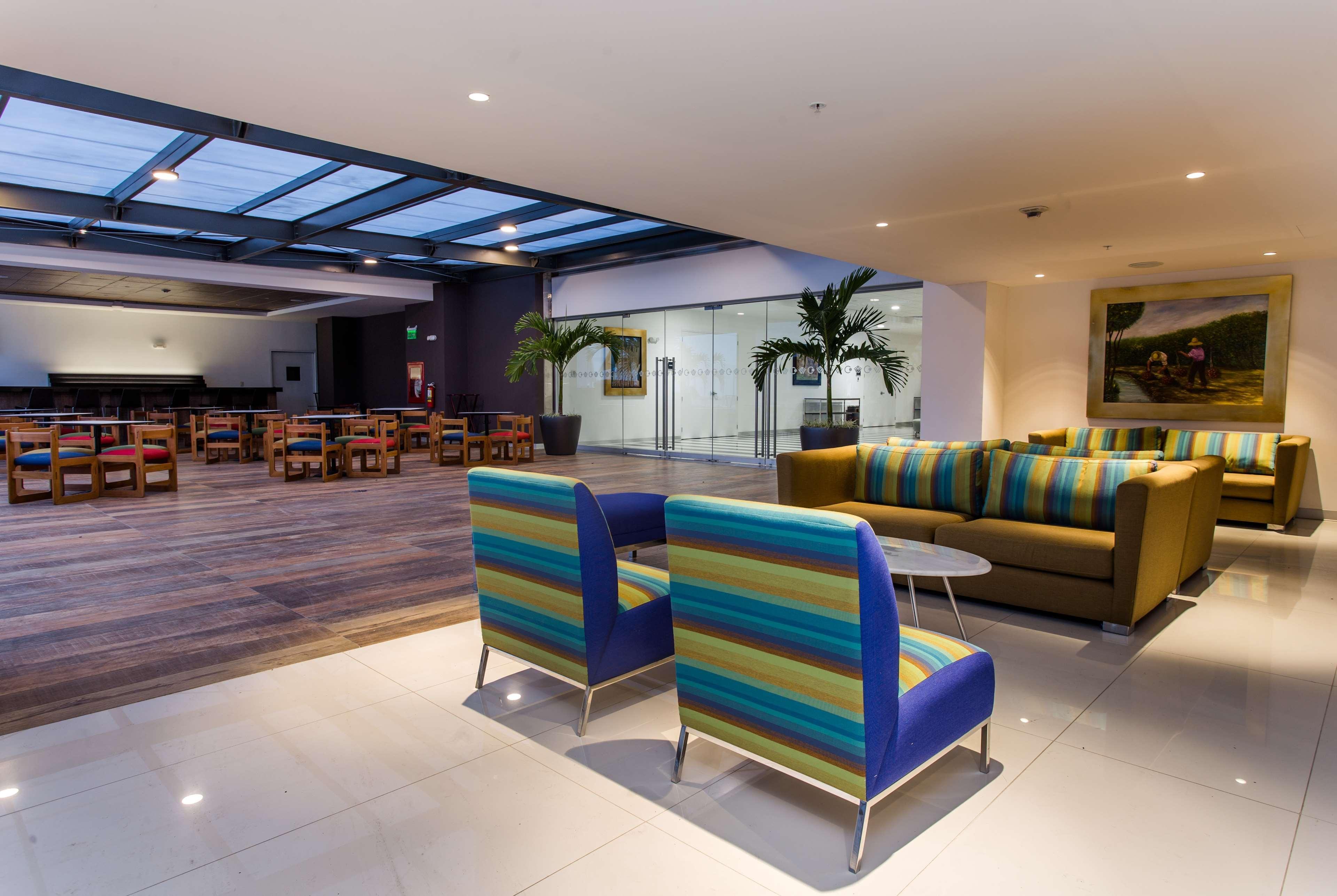 Отель Wyndham Costa Del Sol Тумбес Экстерьер фото