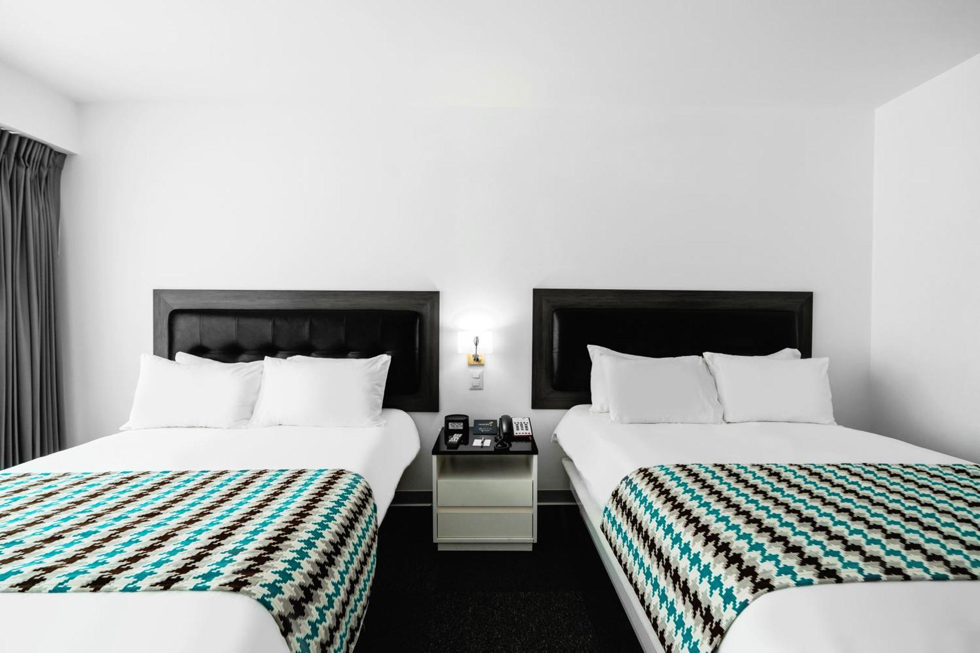Отель Wyndham Costa Del Sol Тумбес Экстерьер фото