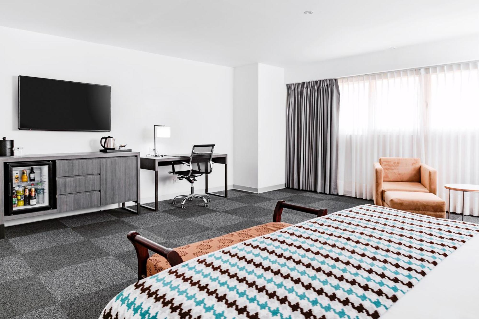 Отель Wyndham Costa Del Sol Тумбес Экстерьер фото
