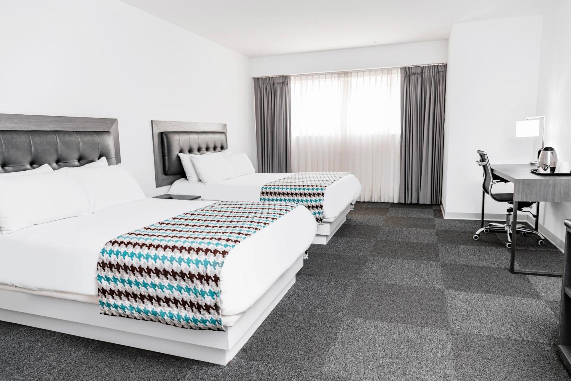 Отель Wyndham Costa Del Sol Тумбес Экстерьер фото