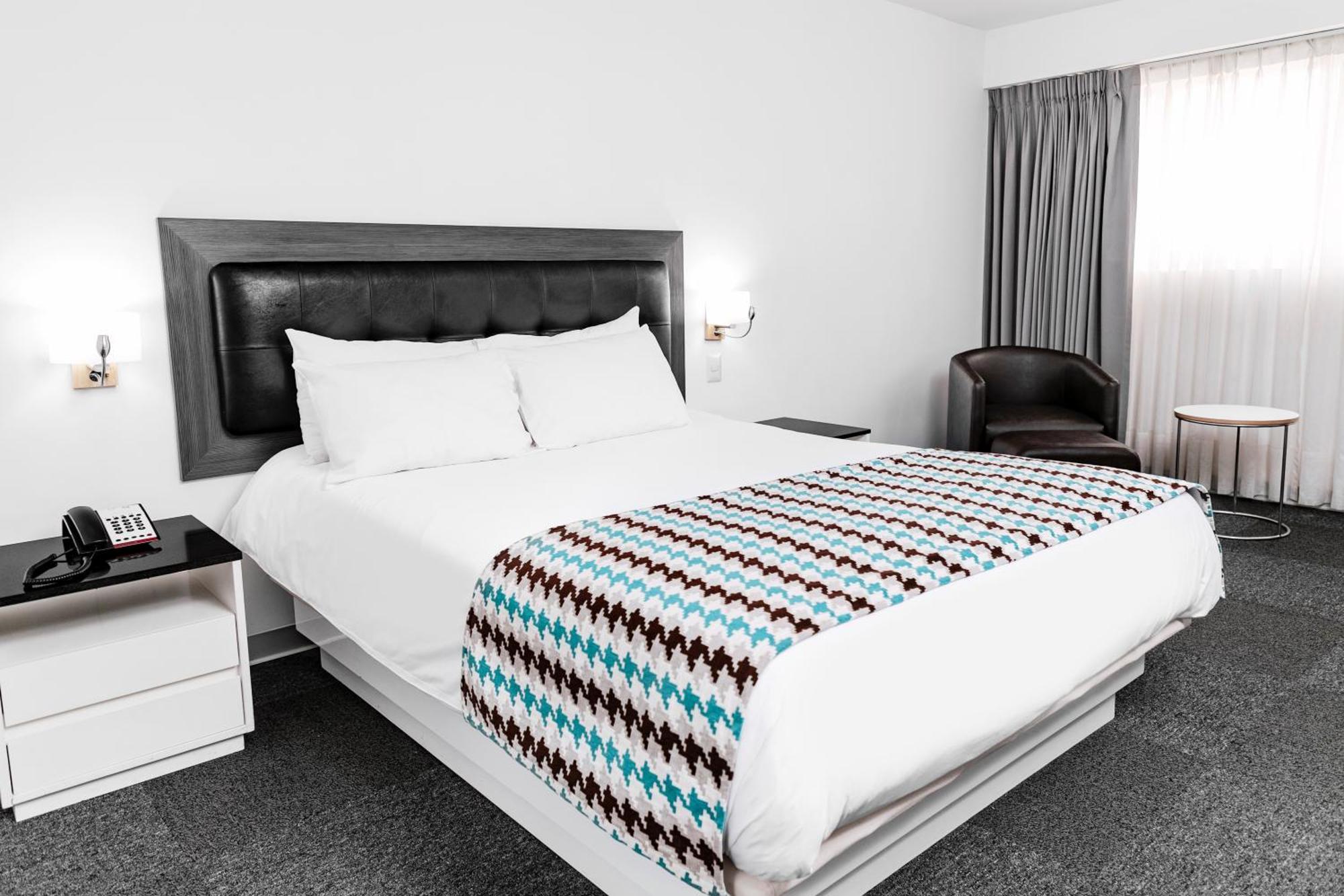 Отель Wyndham Costa Del Sol Тумбес Экстерьер фото