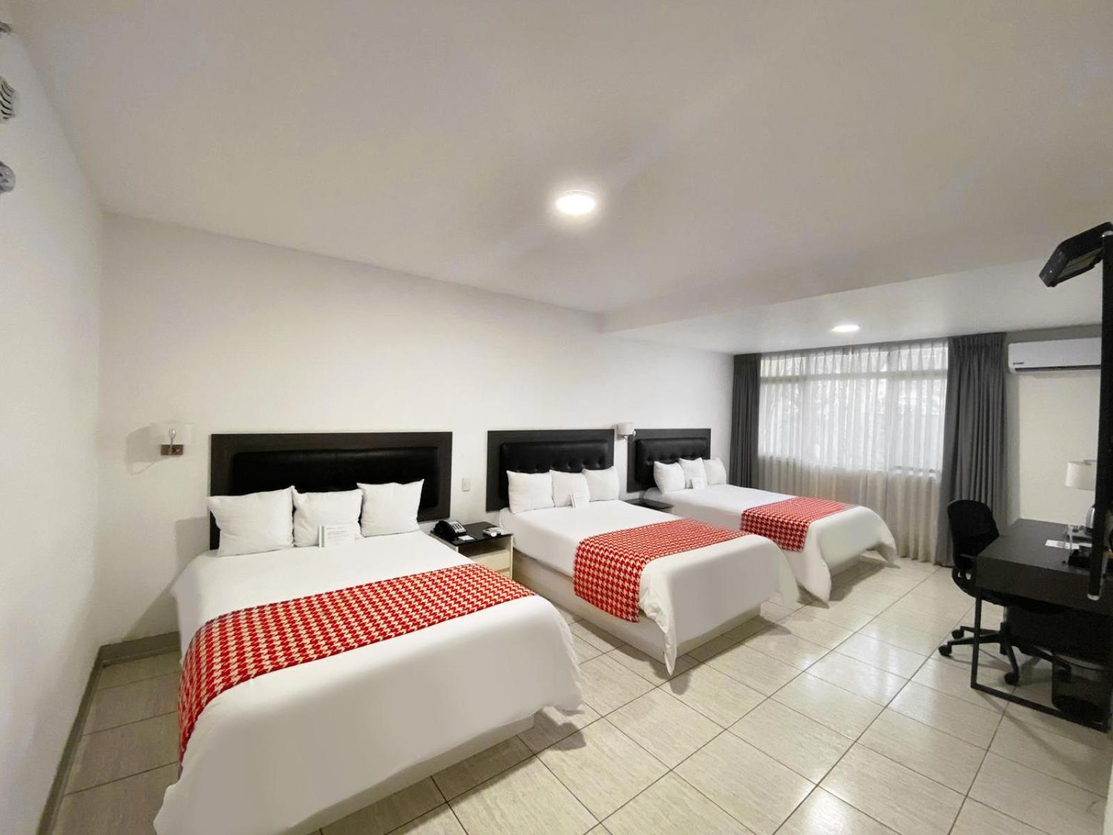 Отель Wyndham Costa Del Sol Тумбес Экстерьер фото