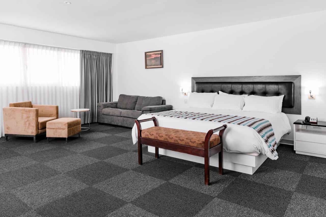 Отель Wyndham Costa Del Sol Тумбес Экстерьер фото
